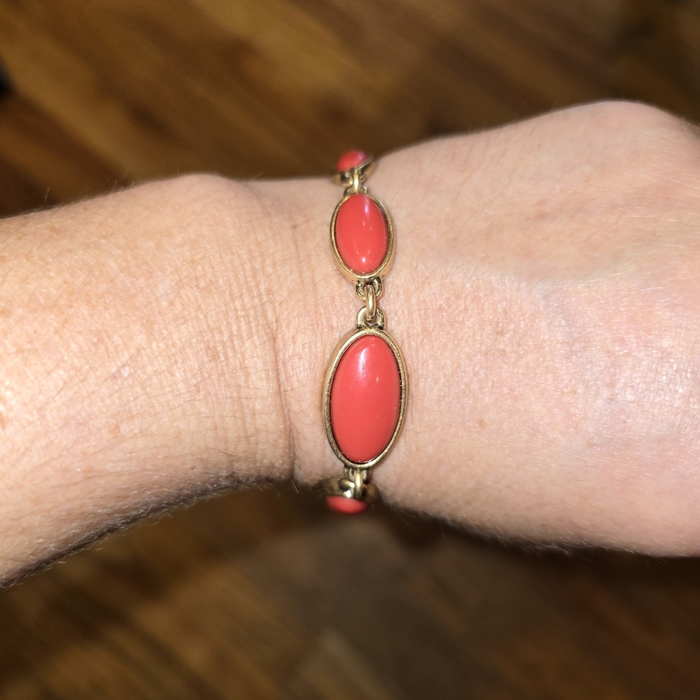 NWT Lucky Brand Red Semi Precious Accents Gold Toned Bracelet